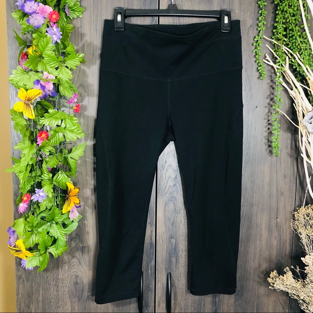 **🌸5/$25🌸GAP Cropped Black Yoga Pants Size Medium